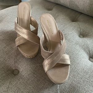 Pelle Moda wedge sandals size 6 gold/platinum leather